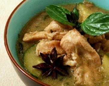 Green Chicken Curry with Cashews and Green Beans